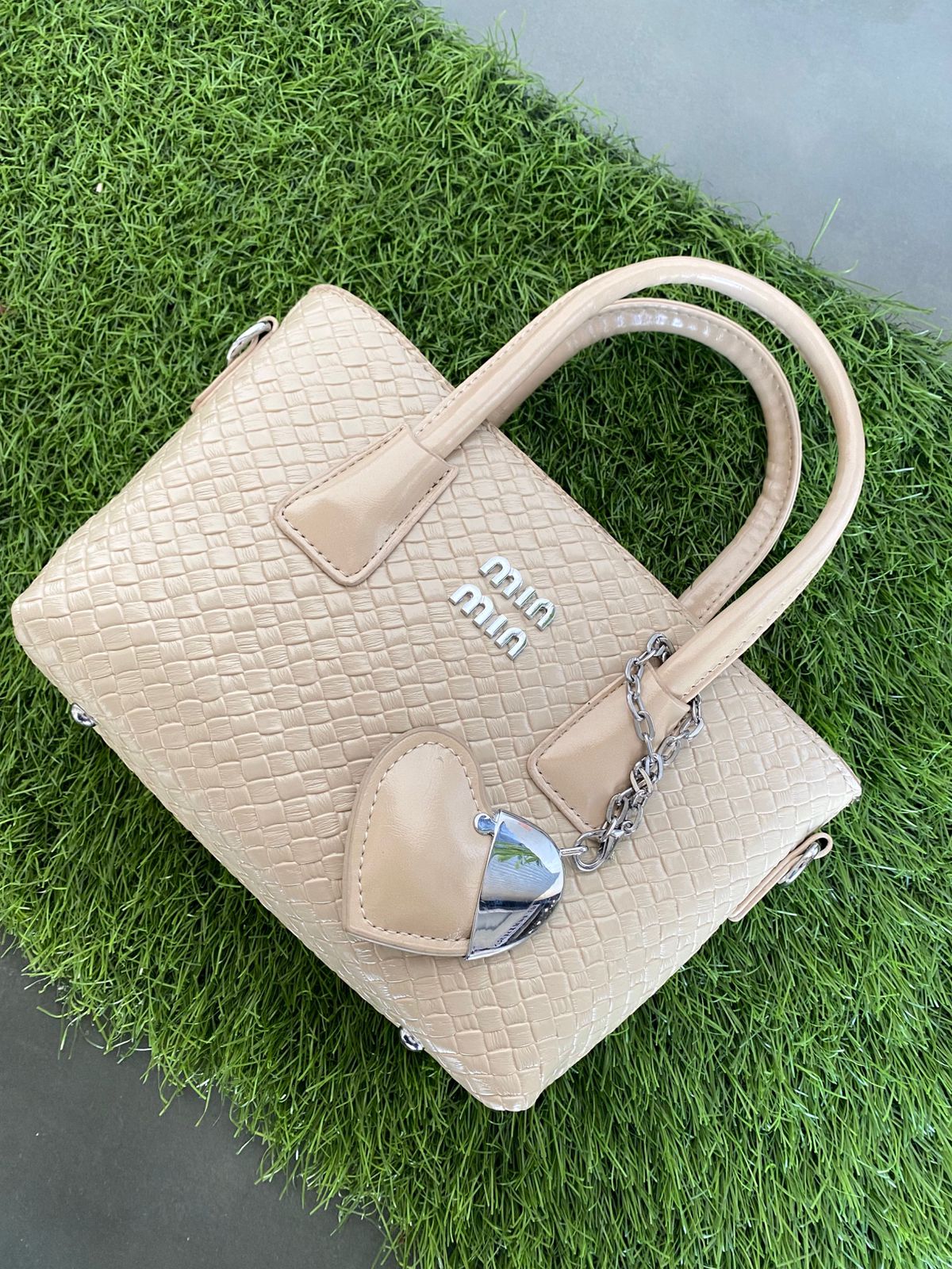 White Heart Charm Handbag